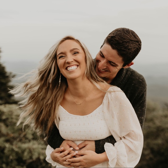 Meet your Posher, Bri - Picture 1 of 1